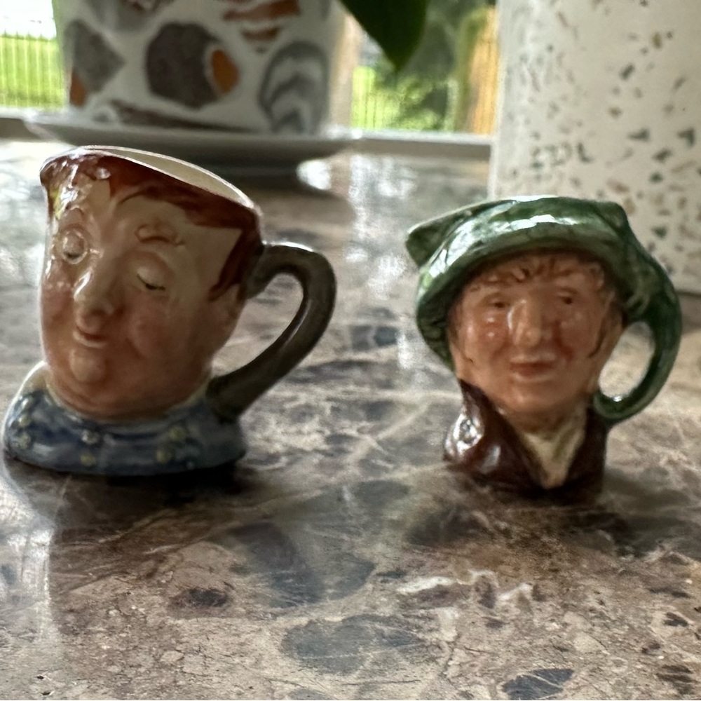 Royal Doulton Pair of Vintage Tony Mugs